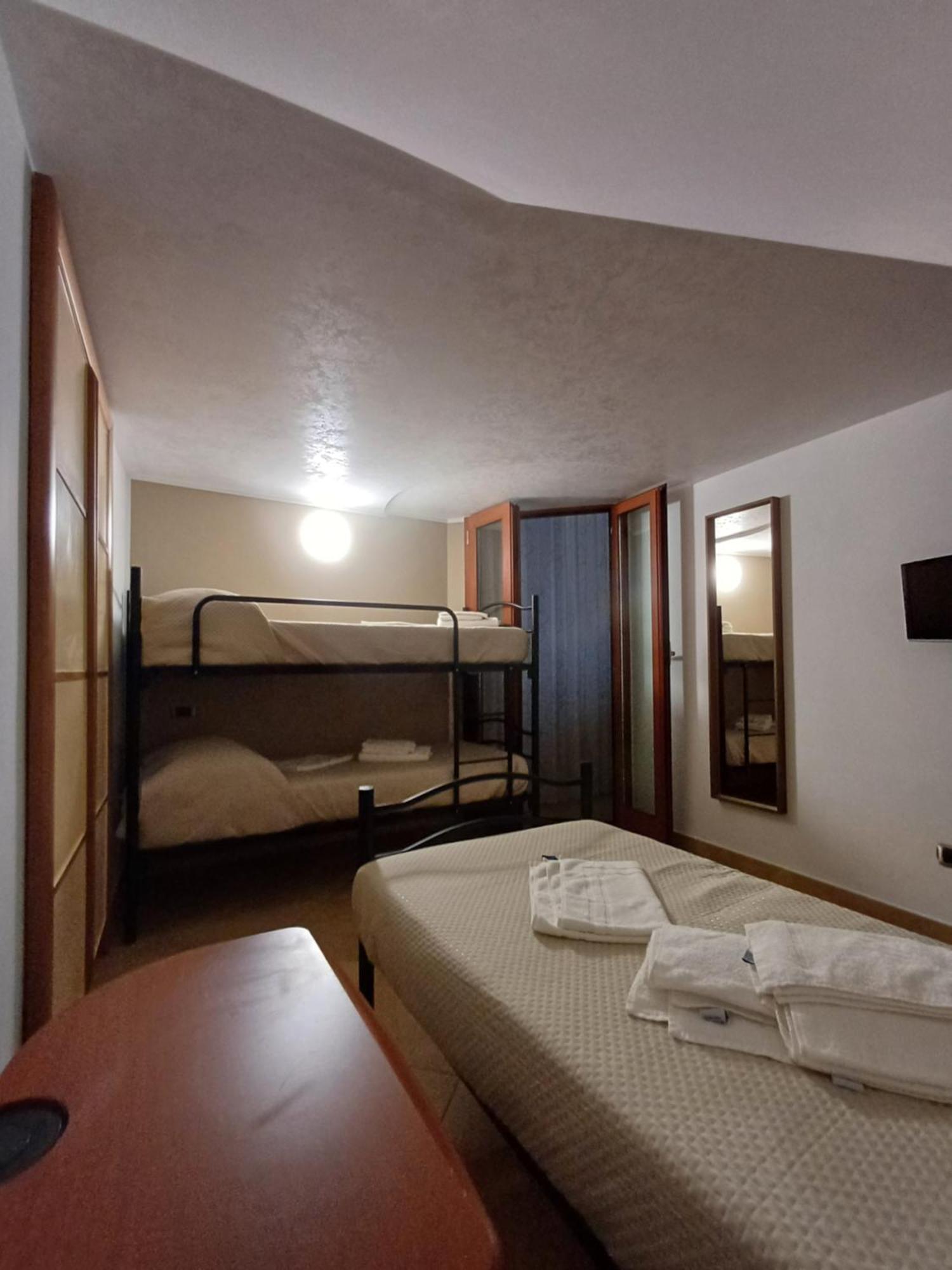 Ostello Napoli Town Ngoại thất bức ảnh